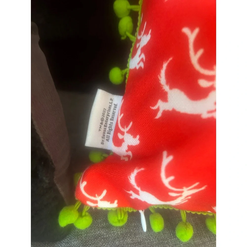 Dr Seuss The Grinch Merry Grinchmas Holiday Throw Pillow Red White Green Pom Pom
